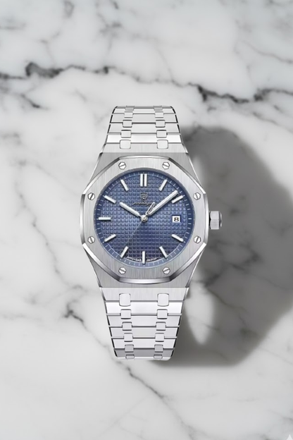 Luxe zilveren herenhorloge RVS met diepblauwe wafelpatroon wijzerplaat en achthoekige bezel