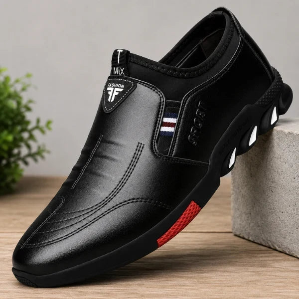 Zwarte Rian comfortabele zakelijke herenschoenen, vooraanzicht, met subtiele stiksels en veters.