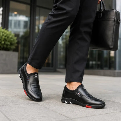 Detailopname van de antislip rubberen zool van de Rian herenschoenen, voor optimale grip en stabiliteit.
