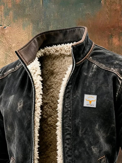 Detailopname van de kraag en de zachte imitatiebont voering van de Dustin thermische jas voor heren.