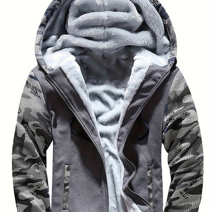 Mannequin toont de Rocco hoodie, een complete outfit voor dagelijks comfort en stijl.