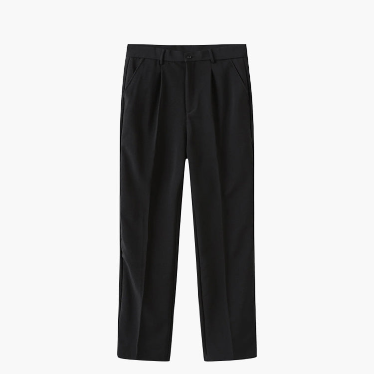 Zij-aanzicht van de elegante zwarte pantalon, perfect getailleerd voor een moderne en formele uitstraling.