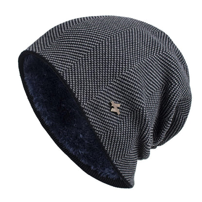 Detail van de dikke pluche fleece voering van de Thobias muts, benadrukt de isolerende eigenschappen en zachtheid.