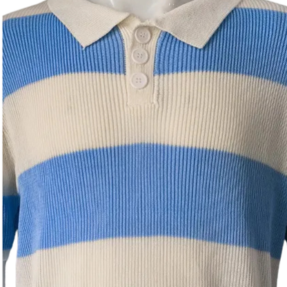 Man draagt het shirt tijdens een golfsessie, wat de veelzijdigheid voor sportieve activiteiten benadrukt.