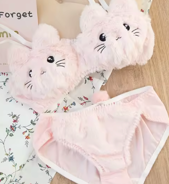 Schattige teddybeer lingerie set van zacht pluche – sexy en cozy kawaii ondergoed met beervormige cups