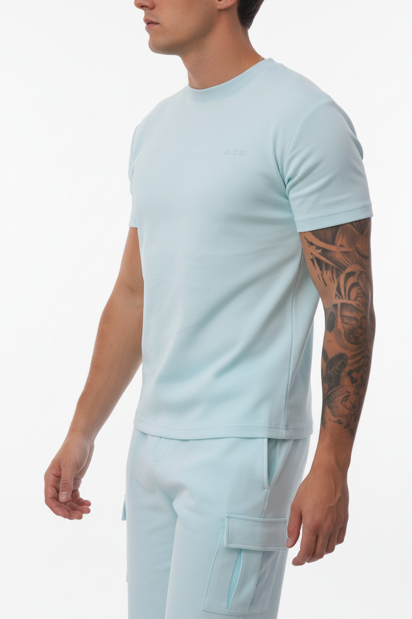 Detailopname van de sluiting en de tailleband van de cargo shorts, voor een nauwkeurige indruk.