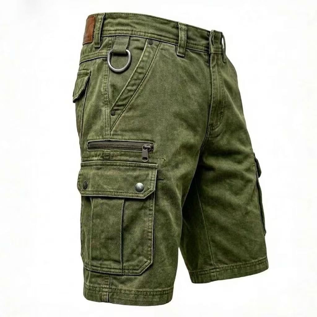 Detailopname van de stof van de Elias denim cargoshorts, toont het ingebroken denim gevoel en de textuur.