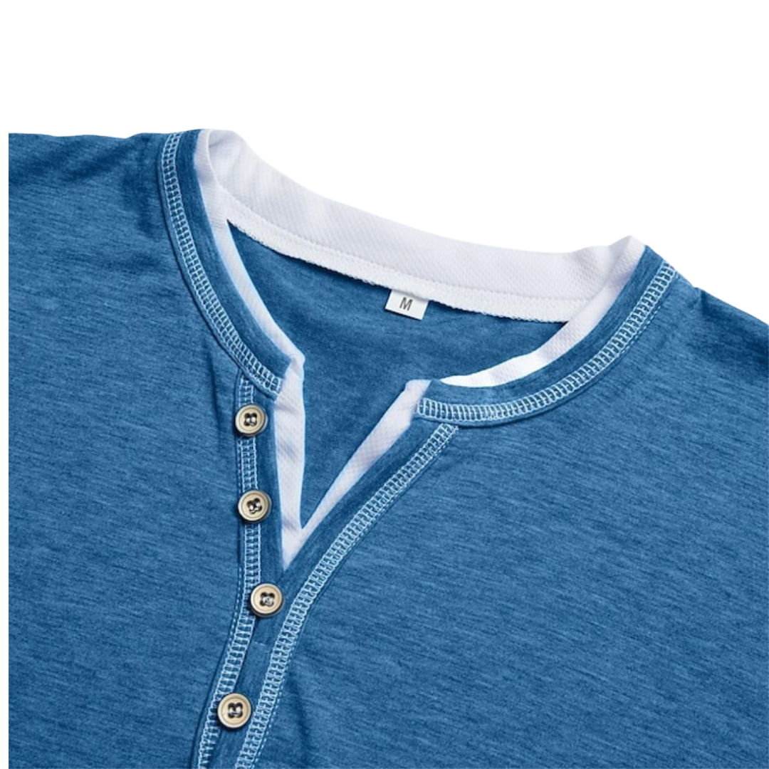 Achteraanzicht van het Finn T-shirt, dat de strakke afwerking en de algemene snit van het kledingstuk toont.