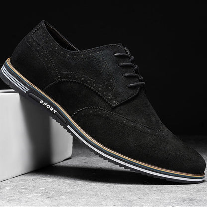 Gideon Derby schoenen in Royal Navy, gecombineerd met een pak, perfect voor een formele gelegenheid.
