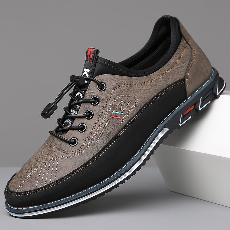 Een man die loopt, waarbij zijn vegan Oxford schoenen in beweging zijn, wat het comfort suggereert.