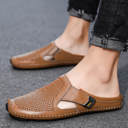 Onderkant van de zool van de Julian leren sandalen, met het antislip-profiel in beeld.