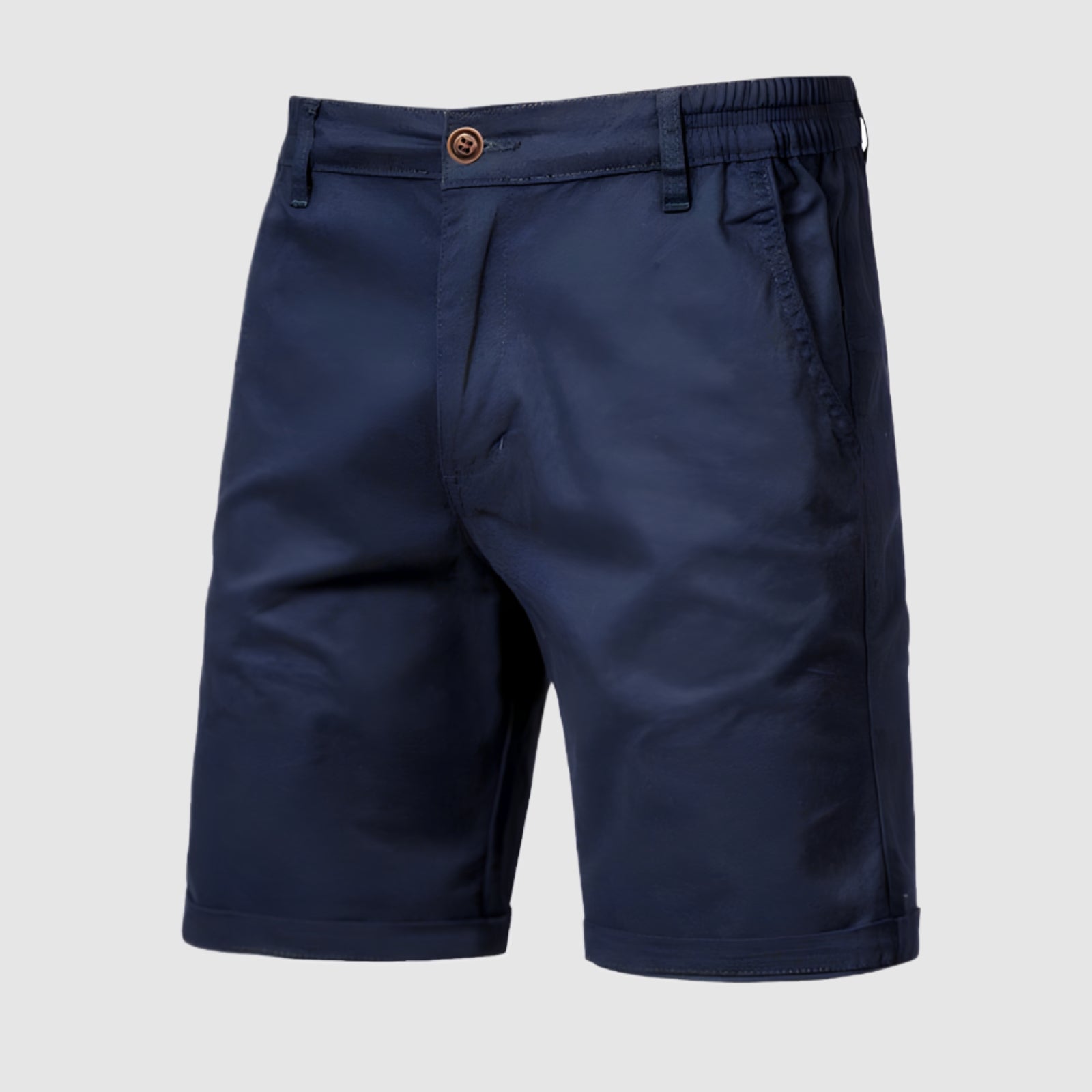 Detail van het label van de Loris herenshorts, met de merknaam en kwaliteitsindicatie.