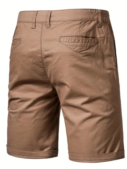Collectie van diverse kleuren katoenen shorts, overzichtelijk gepresenteerd.