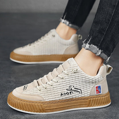 Bovenaanzicht van de witte Nils orthopedische sneakers, toont het gestroomlijnde design