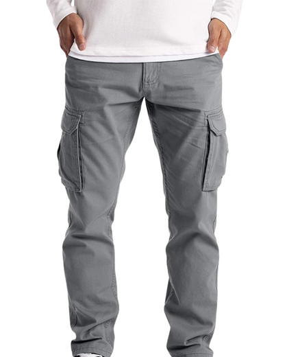 Voorbeeld van de Rafael heren cargo broek in een neutrale kleur, van voren gezien, met alle zakken zichtbaar.