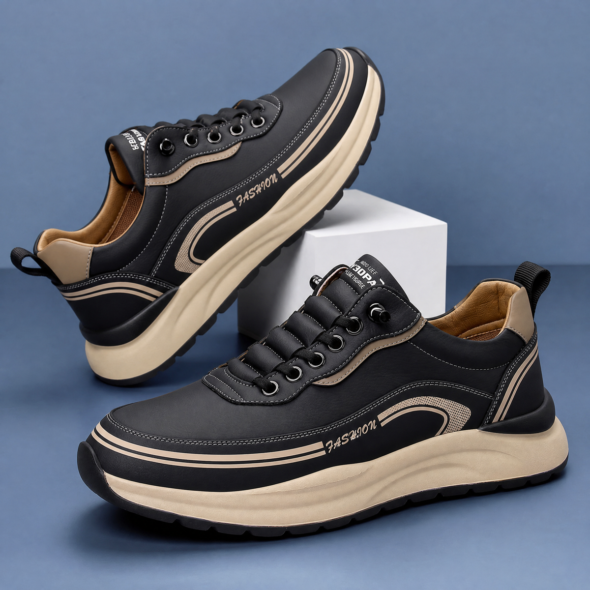 Zijaanzicht van de bruine Aris leren sneakers, tonend de gestructureerde zool en de handgestikte details.