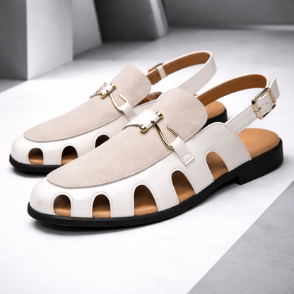Reuben leren slingback sandalen voor heren in zwart, vooraanzicht met cutout design.
