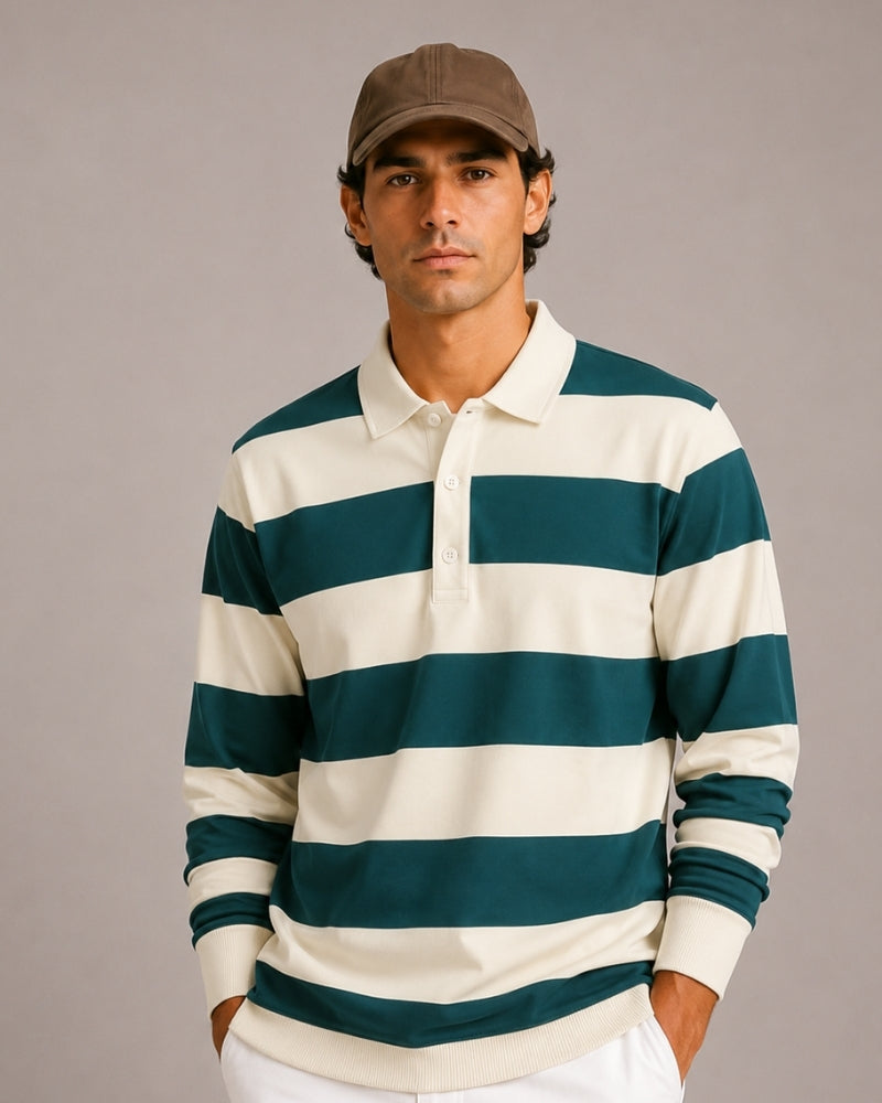 Productfoto van het groene T-shirt, gericht op de duurzame afwerking en de kwaliteit van de stiksels.