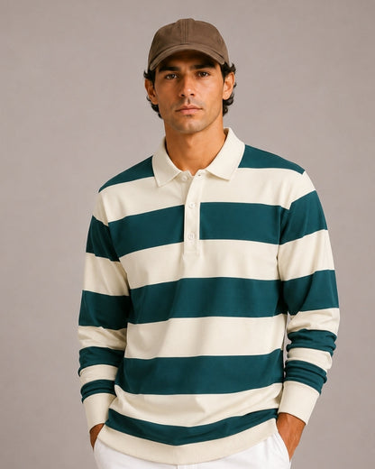 Productfoto van het groene T-shirt, gericht op de duurzame afwerking en de kwaliteit van de stiksels.